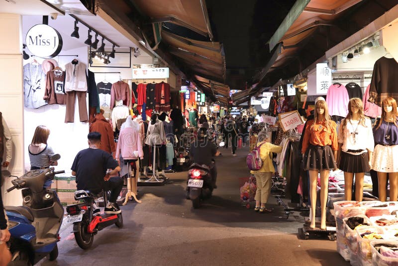 批发服装店编辑类库存图片 图片包括有行业 购物 批发 安排 街道 衣裳 界面 区域 批发服装店编辑类库存图片 图片包括有行业 购物 批发 安排 街道 衣裳 界面 区域