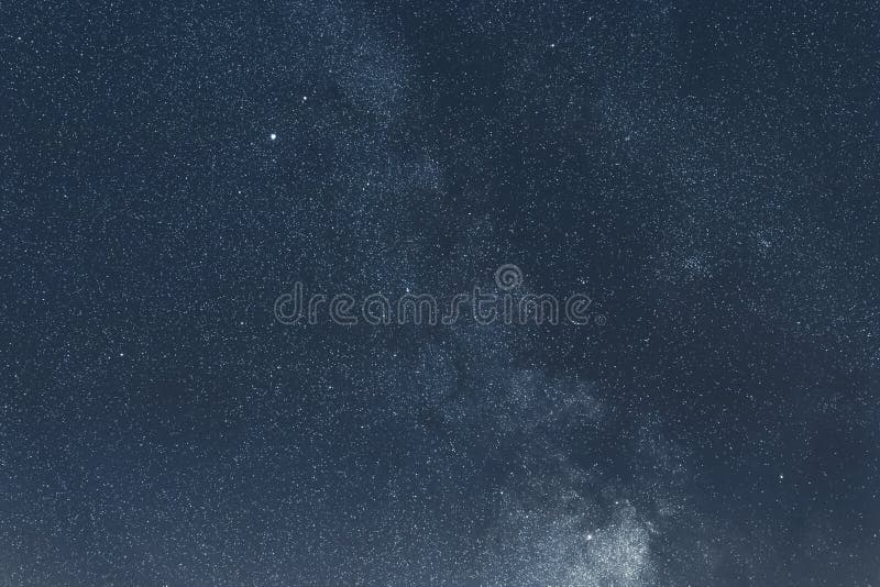 与发光的星的夜空 Astro背景库存图片 图片包括有天空 极大 结算 空间 蓝色 横向 与发光的星的夜空 Astro背景库存图片 图片包括有天空 极大 结算 空间 蓝色 横向