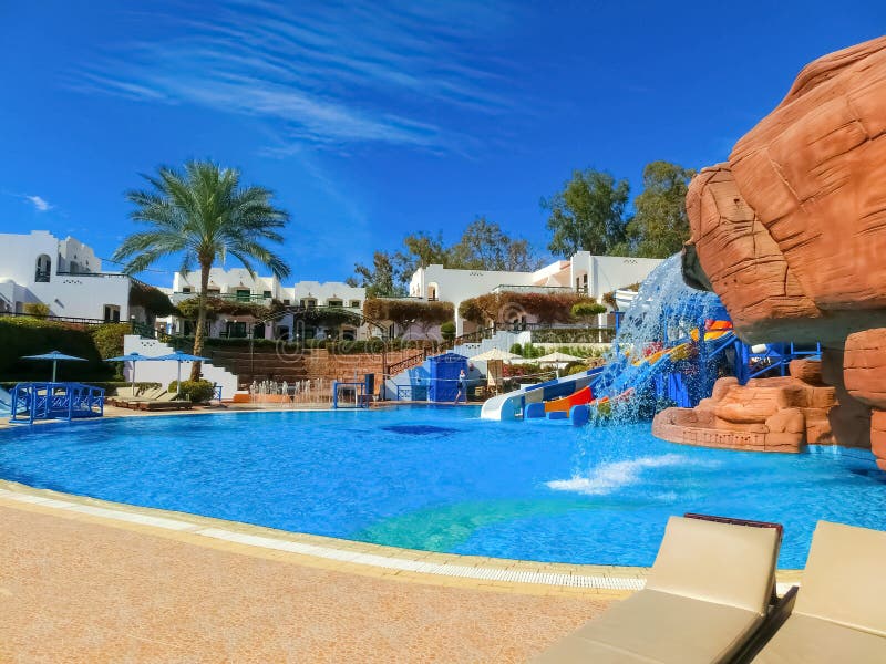 埃及沙姆沙伊赫 — 2020年2月13日：Verginia Sham Resort度假酒店和Aqua Park 4星级的天际蓝天美景 图库摄影片 - 图片 ...