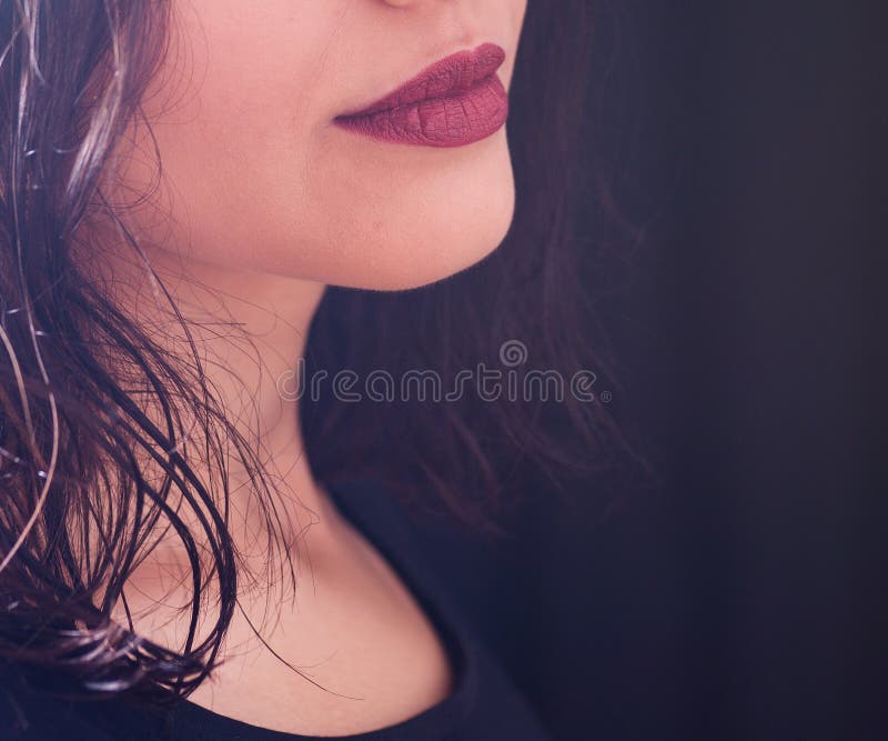 女性舌齿唇库存图片 图片包括有牙齿 详细资料 人力 表面 特写镜头 下巴 表达式 病症 女性舌齿唇库存图片 图片包括有牙齿 详细资料 人力 表面 特写镜头 下巴 表达式 病症