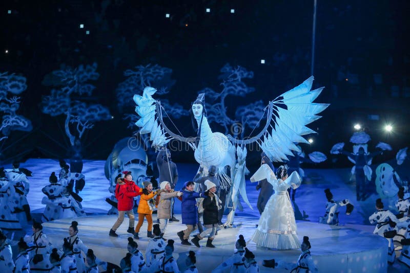 18个冬季奥运会开幕式编辑类照片 图片包括有金子 火炬 五颜六色 体育场 奥林匹克 18个冬季奥运会开幕式编辑类照片 图片包括有金子 火炬 五颜六色 体育场 奥林匹克