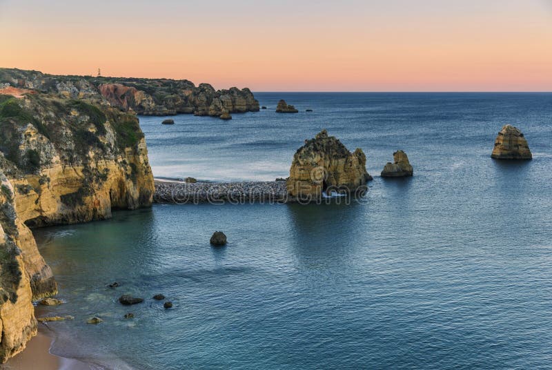 Praia Da Dona Ana Beach Lagos Portuga 库存照片 图片包括有lagos Portuga