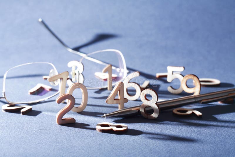 数字概念库存图片 图片包括有计算 没人 的篝火 问题 数字 符号 编号 数学 商业