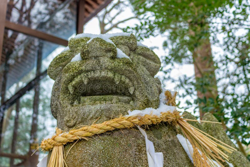 日本富山liondog Komainu或库存照片 图片包括有狮子 宗教信仰 镇痛药 聚会所 日本富山liondog Komainu或库存照片 图片包括有狮子 宗教信仰 镇痛药 聚会所