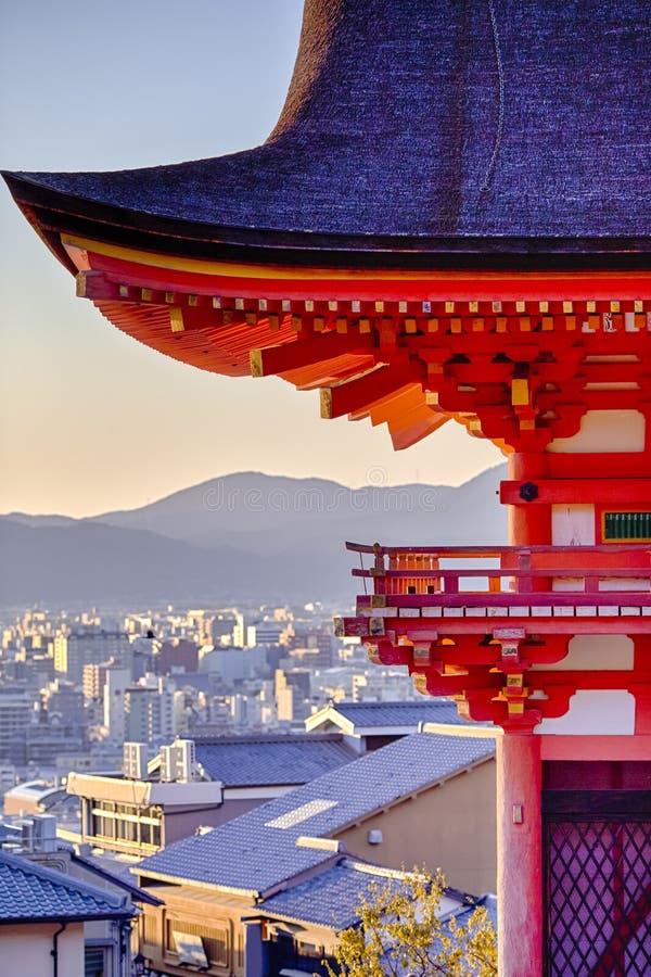 日本遗产京都秋与日本清水寺库存照片 图片包括有叶子 观光 宗教信仰 槭树 布琼布拉 秋天