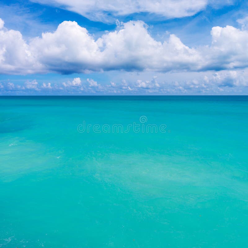热带晴朗的海海滩背景库存图片 图片包括有横向 泡沫 没人 海景 海洋 风景 室外 本质 热带晴朗的海海滩背景库存图片 图片包括有横向 泡沫 没人 海景 海洋 风景 室外 本质
