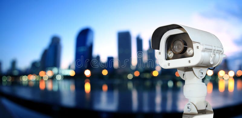 有弄脏的城市的cctv在夜背景中库存图片 图片包括有罪行 背包 保密性 室外 电子 现代 有弄脏的城市的cctv在夜背景中库存图片 图片包括有罪行 背包 保密性 室外 电子 现代
