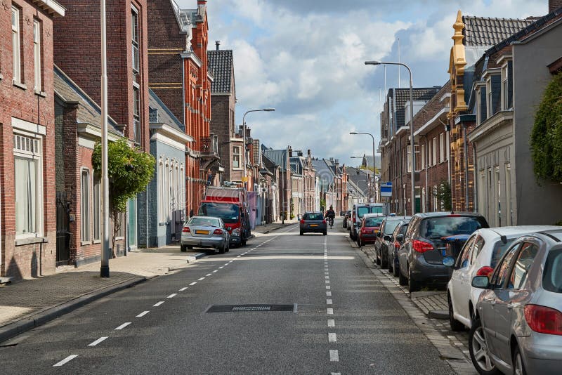 阿姆斯特丹一条街上的一排房子库存照片 图片包括有典型 顽皮地 欧洲 房子 城镇 住宅