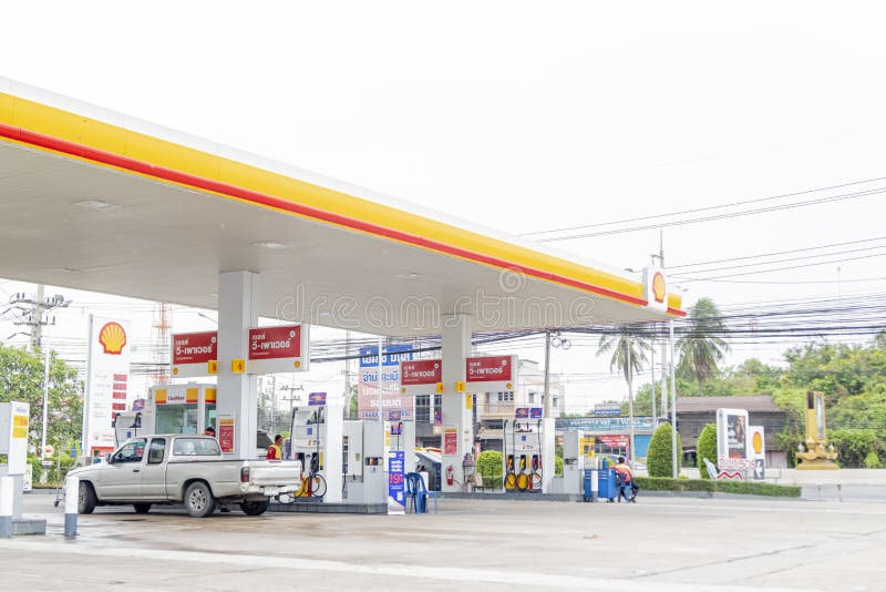 泰国的thje Shell加油站和泰国华仁市一些加油车编辑类库存图片 图片包括有纬向条花 聚会所