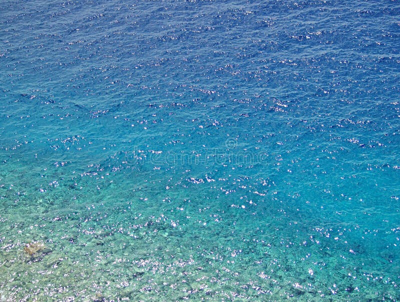 在穆泰尔岛海岛上的绿松石克罗地亚海滩库存照片 图片包括有