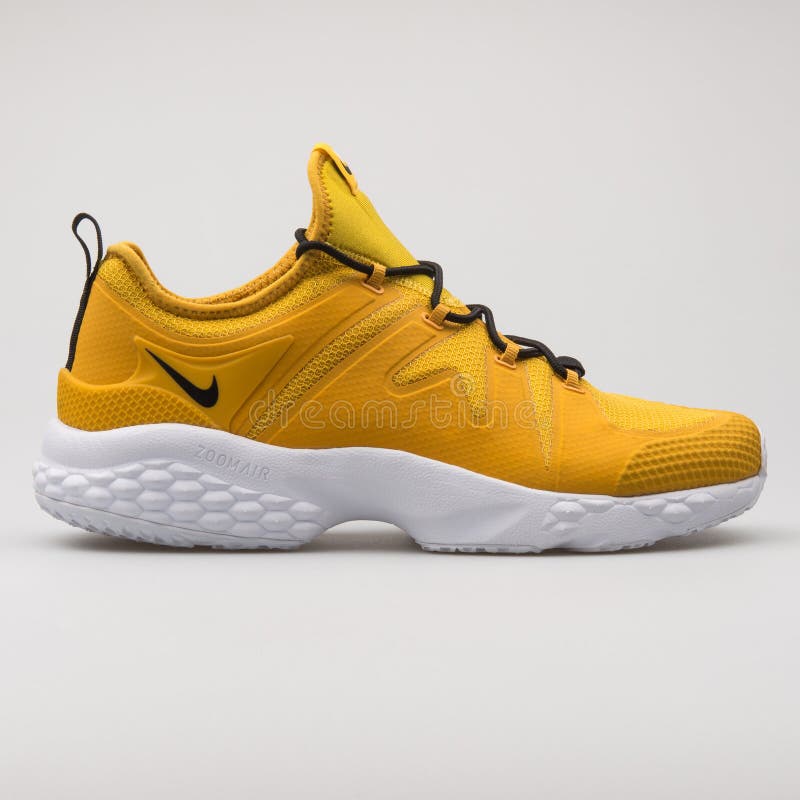 耐克air Zoom Lwp黄白运动鞋图库摄影片 图片包括有解雇 皮革 耐克 运动鞋 产品