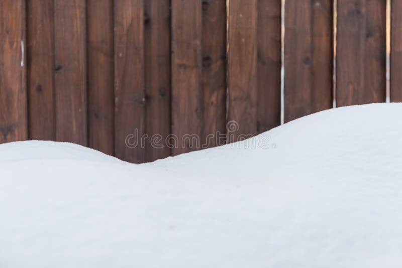 背景雪和深色木contrast Winter Background 库存图片 图片包括有新建 多雪 背景雪和深色木contrast Winter Background 库存图片 图片包括有新建 多雪