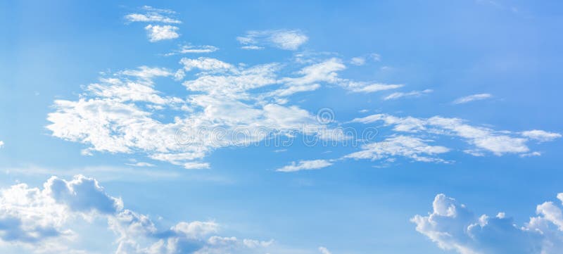 自然天空背景和放热光芒在蓝天与云彩那适用于背景 背景 墙纸 显示库存照片 图片包括有 7799 自然天空背景和放热光芒在蓝天与云彩那适用于背景 背景 墙纸 显示库存照片 图片包括有 7799