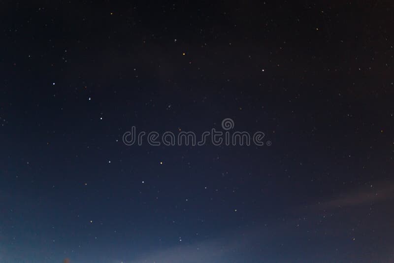 蓝色深夜天 星星多银河宇宙背景夜空的星库存图片 图片包括有天空 景观 占星术 满天星斗 蓝色深夜天 星星多银河宇宙背景夜空的星库存图片 图片包括有天空 景观 占星术 满天星斗
