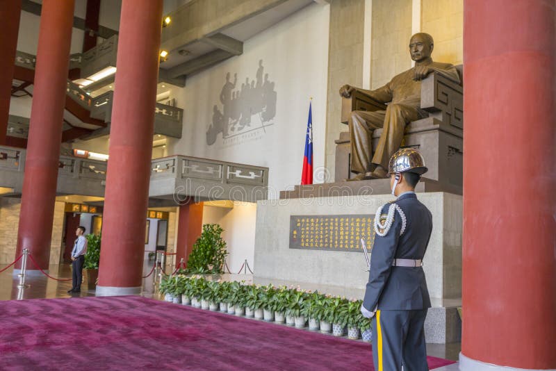 许多旅游走在国父纪念馆里面编辑类图片 图片包括有 许多旅游走在国父纪念馆里面编辑类图片 图片包括有