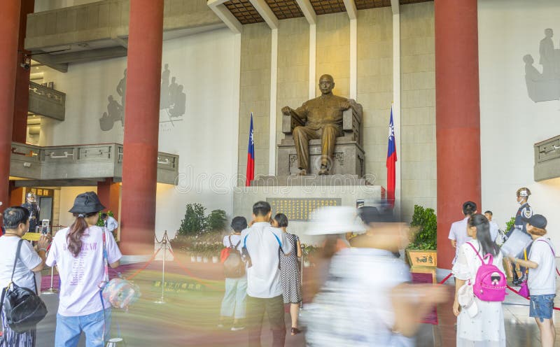许多旅游走在国父纪念馆里面编辑类图片 图片包括有 许多旅游走在国父纪念馆里面编辑类图片 图片包括有