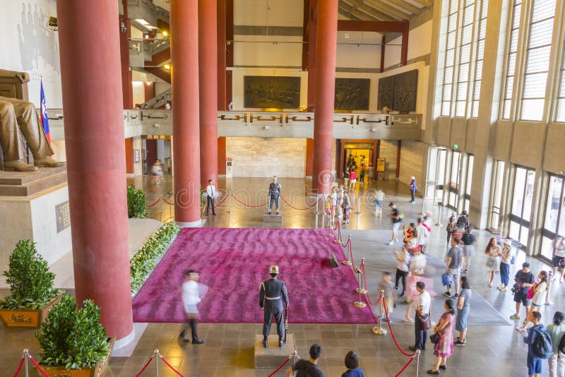 许多旅游走在国父纪念馆里面编辑类图片 图片包括有 许多旅游走在国父纪念馆里面编辑类图片 图片包括有