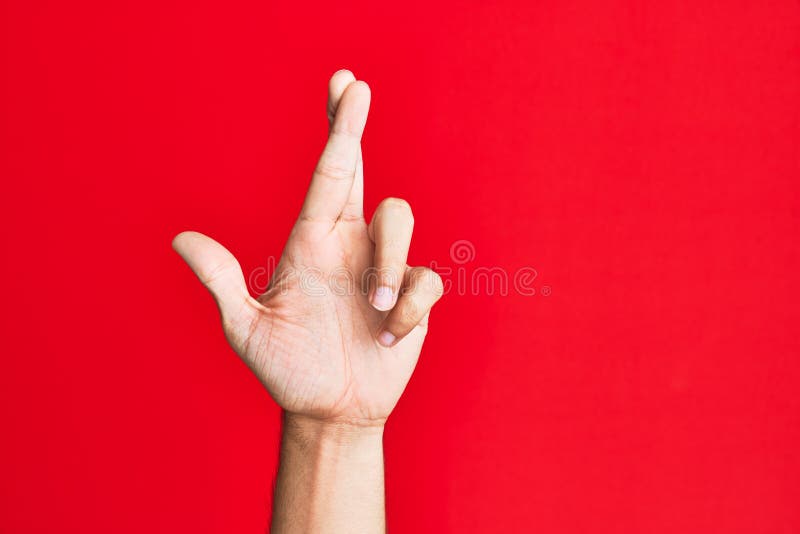 白人白人青年的手臂在握着无形的目标空之手的红色孤立的背景下做出的剪报和抓库存图片 图片包括有到达 聘用 白人白人青年的手臂在握着无形的目标空之手的红色孤立的背景下做出的剪报和抓库存图片 图片包括有到达 聘用