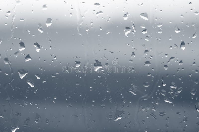雨后窗玻璃上的水滴 背景上夕阳明显模糊田园诗般的宁静自然壁纸库存图片 图片包括有下落 预测