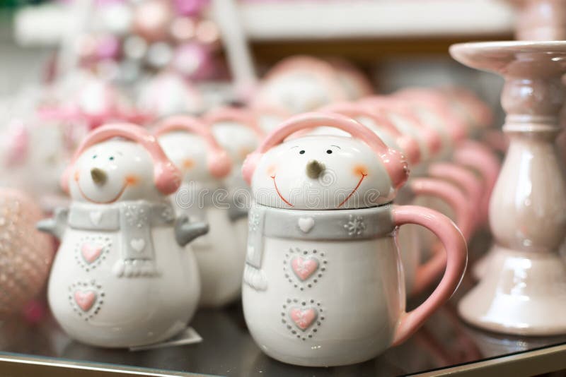雪人形的一组杯子库存照片 图片包括有滑稽 蛋白软糖 快活 放松 杯子 节假日 子项 雪人形的一组杯子库存照片 图片包括有滑稽 蛋白软糖 快活 放松 杯子 节假日 子项