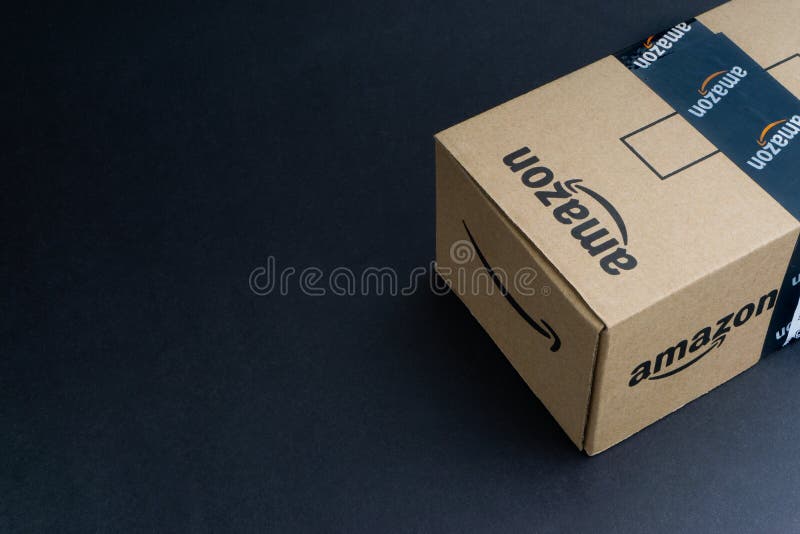 黑色背景上的amazon Prime盒或amazon运送盒图库摄影片 图片包括有快速 愉快 黑色背景上的amazon Prime盒或amazon运送盒图库摄影片 图片包括有快速 愉快
