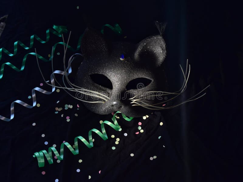 黑色背景中的一个威尼斯狂欢节黑猫面具选择性聚焦库存照片 图片包括有狂欢节 跳舞 装饰 重点 黑色背景中的一个威尼斯狂欢节黑猫面具选择性聚焦库存照片 图片包括有狂欢节 跳舞 装饰 重点