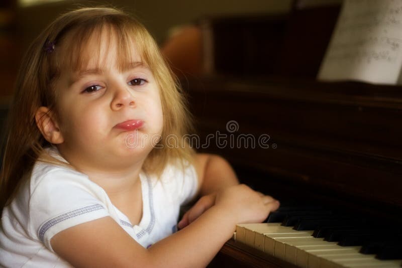 1 olyckliga pianospelare arkivbilder 1 olyckliga pianospelare arkivbilder