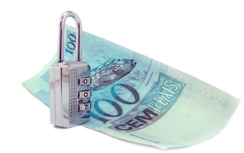 100 real brazilian money and closed padlock