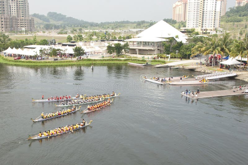 PUTRAJAYA, MALAYSIA - JUNE 19 : 1Malaysia International Dragon Boat Festival 2010 (1MIDBF) attracted international participants JUNE 19, 2010 in Putrajaya Malaysia. PUTRAJAYA, MALAYSIA - JUNE 19 : 1Malaysia International Dragon Boat Festival 2010 (1MIDBF) attracted international participants JUNE 19, 2010 in Putrajaya Malaysia.