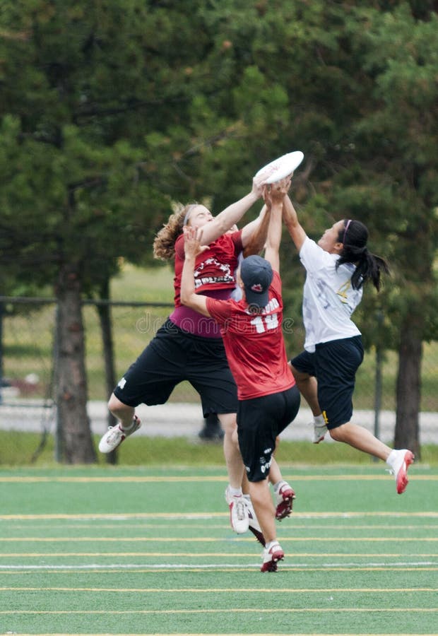 Ultimate Frisbee Players editorial stock image. Image of players 16842829