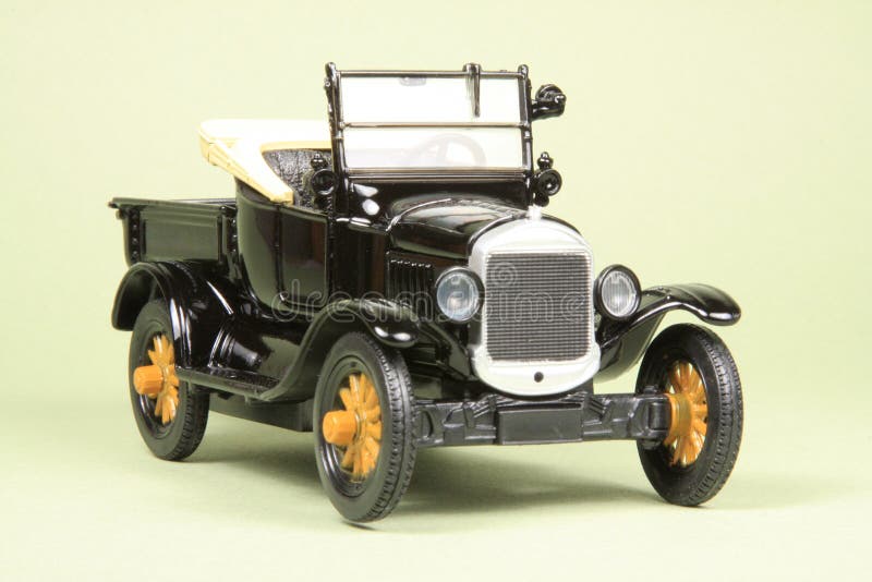 1920 Ford Model T, 1:43 scale from Tins' Toys, right front view. 1920 Ford Model T, 1:43 scale from Tins' Toys, right front view