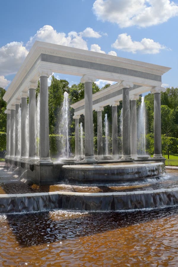 3 πηγές peterhof στοκ φωτογραφία 3 πηγές peterhof στοκ φωτογραφία