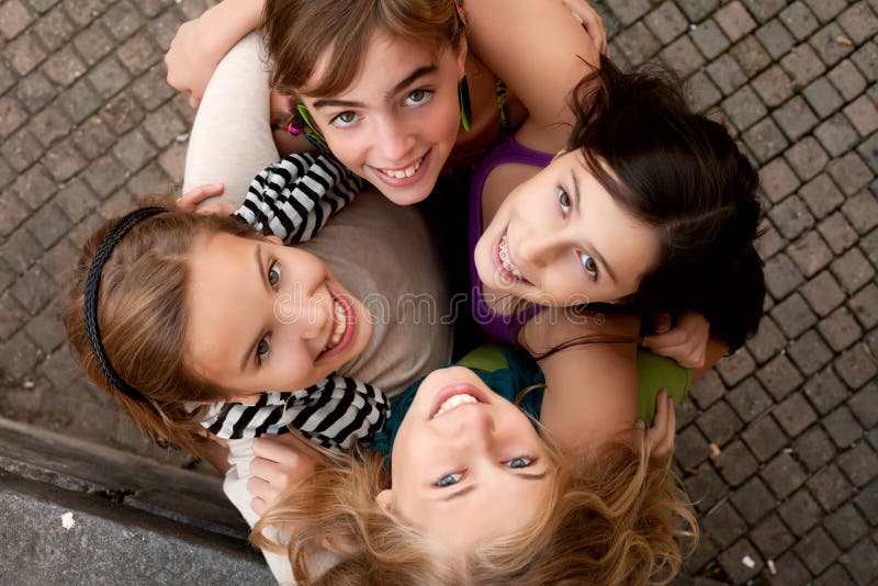 4 girls grouphug