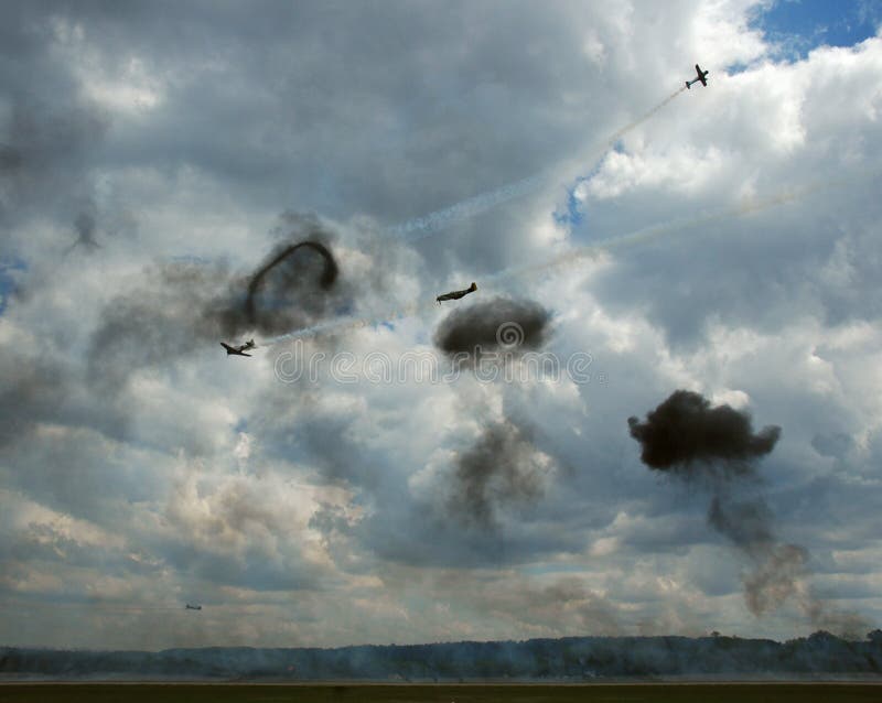 4 aviões com fumo imagem de stock