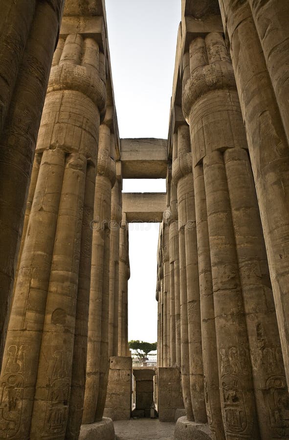 5 колонок luxor стоковые фотографии rf 5 колонок luxor стоковые фотографии rf