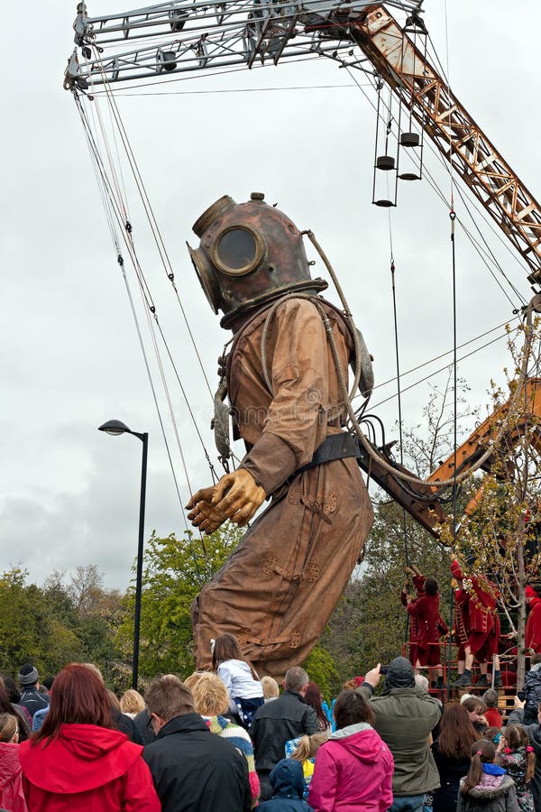 50ft giant diver 2. editorial stock image. Image of 24474209