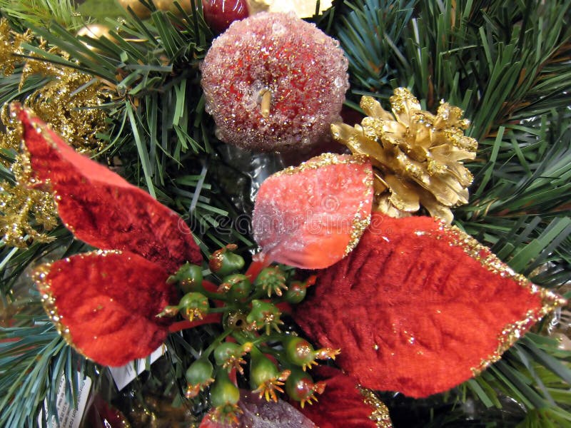 7 julprydnadar. Färgrika dekorativa ferieprydnadar för jul