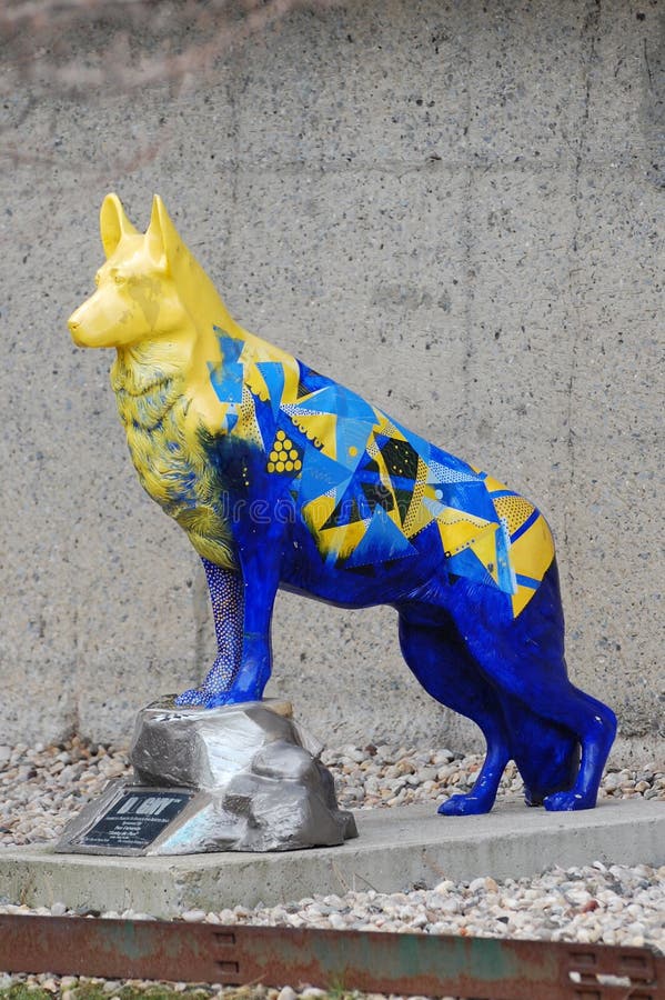 This statue of a rescue dog at Pace University near the site of the World Trade Center in New York City commemorates the the events of 9/11 and their aftermath. This statue of a rescue dog at Pace University near the site of the World Trade Center in New York City commemorates the the events of 9/11 and their aftermath.