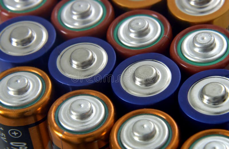 Viele verschieden Farbe alkalisch Batterien.
