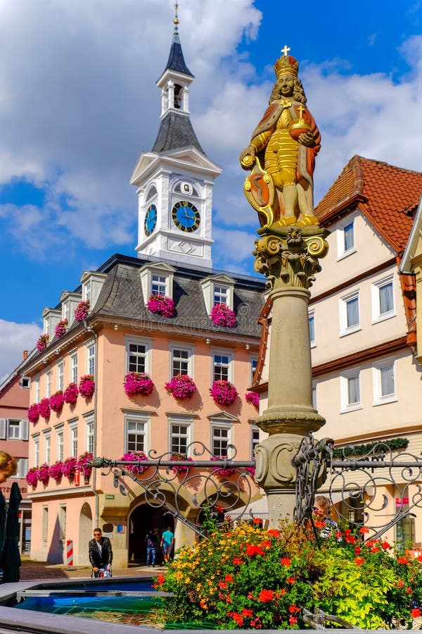 AALEN, ALEMANHA, SEPT 2015: Estátua de Joseph mim no fou do mercado fotos de stock AALEN, ALEMANHA, SEPT 2015: Estátua de Joseph mim no fou do mercado fotos de stock