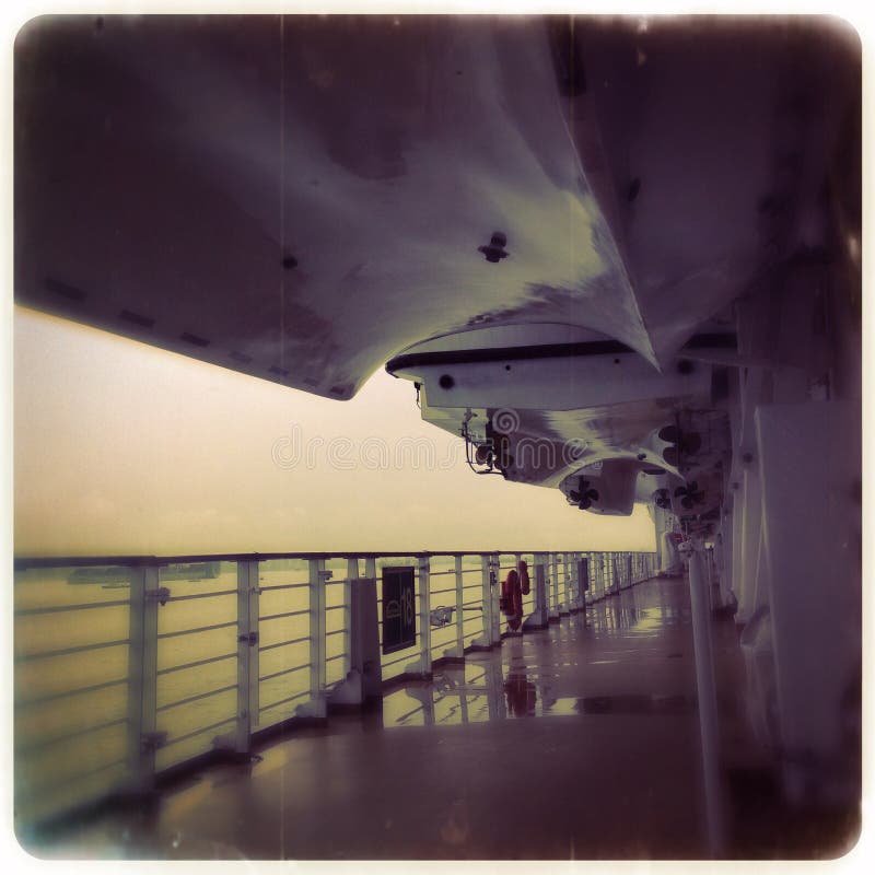 Aan boord van somber schip - stock afbeelding Aan boord van somber schip - stock afbeelding