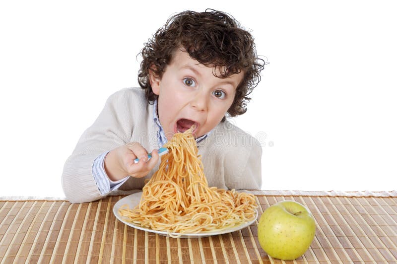 Aanbiddelijk kind hongerig op het tijdstip van het eten