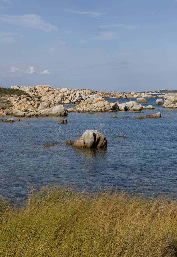 Aantrekkend vormen van de Eilanden Lavezzi zeebonifacio, Zuidelijk Corsica, Frankrijk royalty-vrije stock foto's Aantrekkend vormen van de Eilanden Lavezzi zeebonifacio, Zuidelijk Corsica, Frankrijk royalty-vrije stock foto's