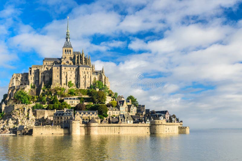 Abadia de Mont Saint Michel na ilha, Normandy, França do norte, Europa