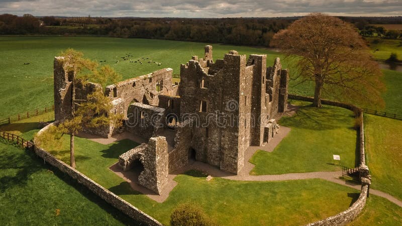 Abadía de Bective ajuste condado Meath irlanda imagenes de archivo Abadía de Bective ajuste condado Meath irlanda imagenes de archivo