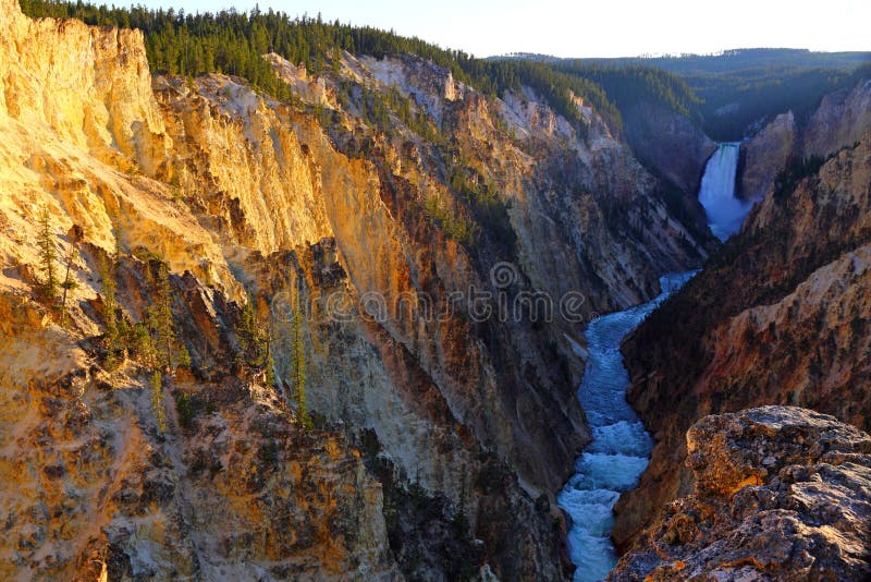 Abaissez le point d'artiste d'automnes, Grand Canyon de parc national de Yellowstone, Wyoming, Etats-Unis images libres de droits Abaissez le point d'artiste d'automnes, Grand Canyon de parc national de Yellowstone, Wyoming, Etats-Unis images libres de droits