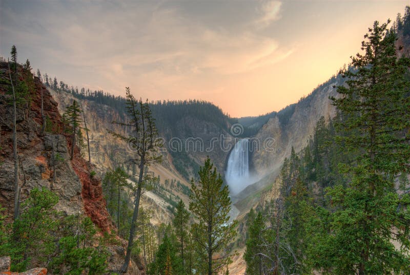 Abaissez les automnes. Yellowstone NP. image stock Abaissez les automnes. Yellowstone NP. image stock