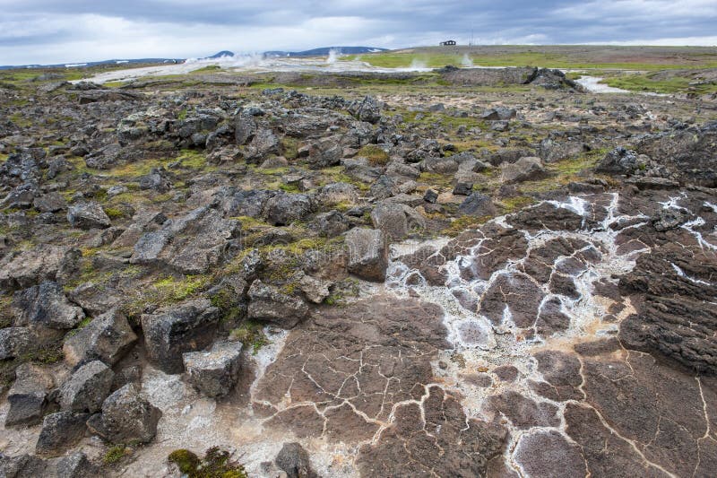 Abandone el paisaje en el área geotérmica Hveravellir, Islandia foto de archivo Abandone el paisaje en el área geotérmica Hveravellir, Islandia foto de archivo
