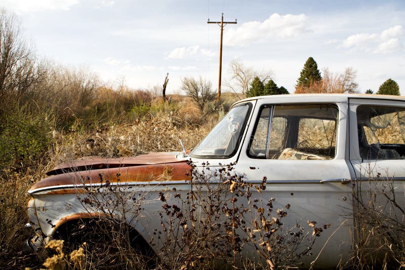Abandoned car in wyoming