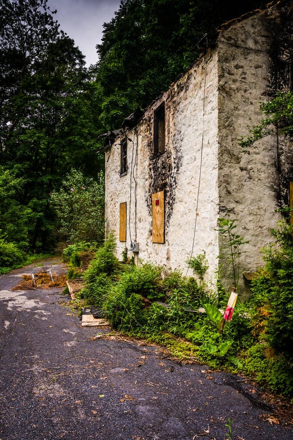 Abandoned House in a Field, in Rural York County, Pennsylvania. Stock